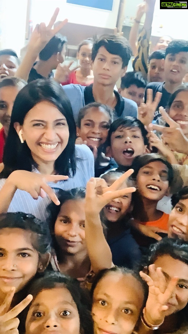 Maulika Patel Instagram - Happy souls ♥️ @manavsadhna ♥️ Thank you Partner @almaari_by_kranti for this beautiful day 🌸🤗 #sabarmatiashram #gandhiashram #manavsadhna #happysoul #love #littlypeople #smiles #happiness #babies #students #selfsatisfaction #spreadlove #spreadpositivity #spreadhappiness #stregnth #ilovemyblessedlife💕