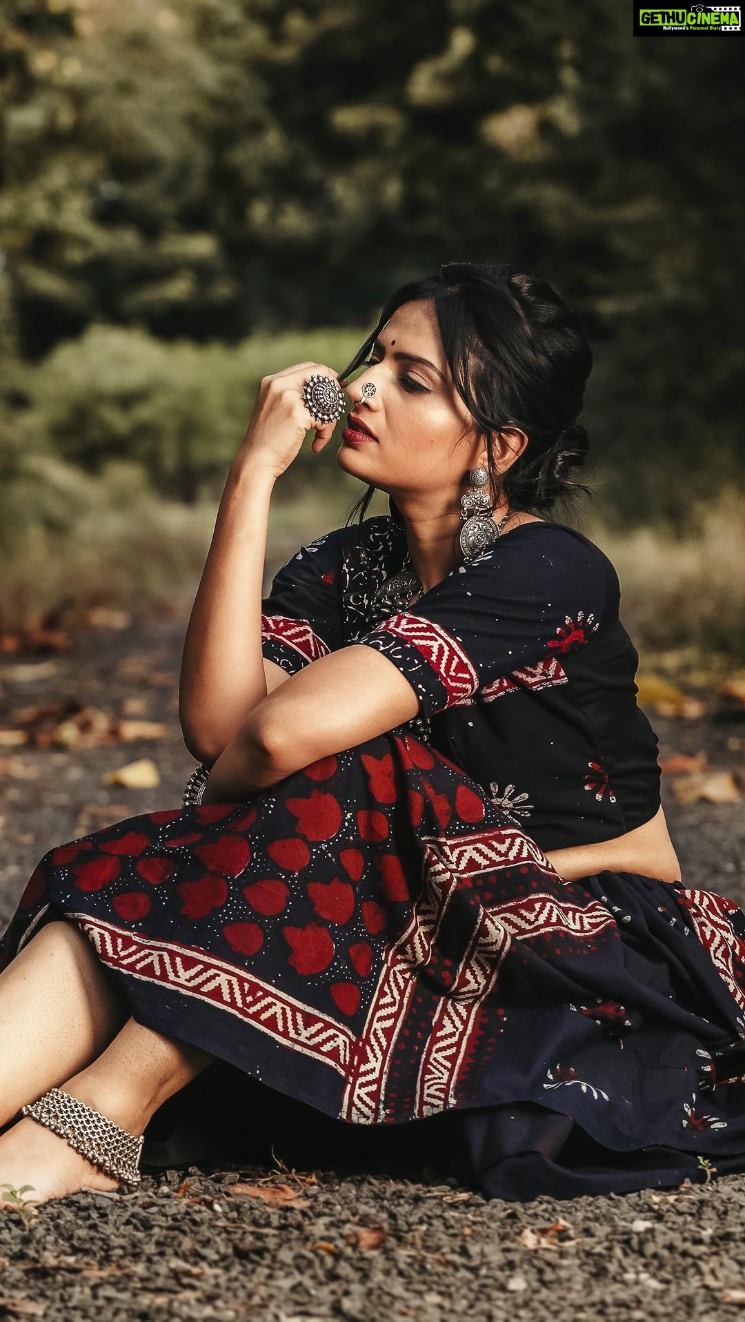 Maulika Patel Instagram - #Repost @faiyaz_hawawala with @make_repost ・・・ Made a reel from an old shoot did for @aavaranprints with @maulikapatel and @russimodiphotography . . . . . . . . Jwel by: @atulya.designer.jewellery #fashion #fashionstyle #fashionblogger #fashionvideo #cinematicvideo #cinematography #fashionmodel #fashiondesigner #garments #fabric #gujarat #fashionfilm #canon #fashiongram #fashionable #colors #instafashion #instavideo #model #modeling #faiyazhawawala #russinamodi #aavran #maulikapatel #ilovemyblessedlife💕