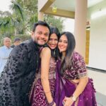 Maulika Patel Instagram – खुशियाँ दा चढ़ेया अज्ज वेल्ला वे
सारेयान ने नाचना सारेयान ने गौना वे
खुशियाँ दा चढ़ेया अज्ज वेल्ला वे
सारेयान ने नाचना सारेयान ने गौना वे ♥️ 

Happiness When Your little ones got married 😘

#wedding #love #lovemarriage #friendship #friendshipgoals #happiness #ilovemyblessedlife💕