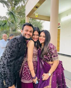 Maulika Patel Instagram - खुशियाँ दा चढ़ेया अज्ज वेल्ला वे
सारेयान ने नाचना सारेयान ने गौना वे
खुशियाँ दा चढ़ेया अज्ज वेल्ला वे
सारेयान ने नाचना सारेयान ने गौना वे ♥️ 

Happiness When Your little ones got married 😘

#wedding #love #lovemarriage #friendship #friendshipgoals #happiness #ilovemyblessedlife💕