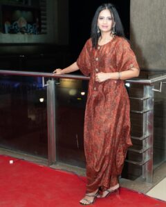 Maulika Patel Instagram - Premier Night ✨

Let me start from the name of The Perfect Gujarati film @kutchexpress.gujaratifilm 🎥

Everything was so perfect 🙌🏻

Many Congratulations Team 👏🏻

Act,direction,Art direction,Dress,make up,songs,screenplay,the dialogues & What not 😘😘
The way of putting every character’s story in one film & their different perspectives 👏🏻
So Touched 🫶🏻

Don’t Miss this film Go & Book Your Tickets Now 💃🏻🎫 

Coordinated by: @chintanvibrant 🤗

Outfit: @purviaanalofficial 👗 

Make up: @lakmeacademyahmedabad 

Clicked by: @emmashoot1 @mohit_essence 📸 

#premiernight #kutchexpresspremiere #kutchexpress #redcarpet #pvr @pvrcinemas_official #movies #gujarati #gujaratiindustry #film #love #work #ilovemyblessedlife💕