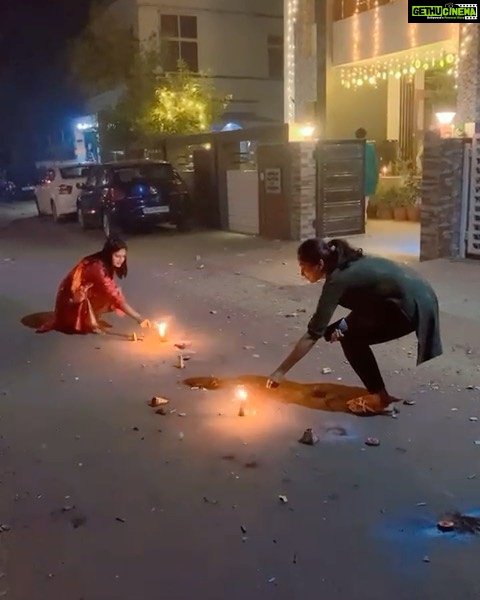 Maulika Patel Instagram - मेरे तुम्हारे सबके लिए हैप्पी दिवाली 🪔💥 #diwali #family #friends #together #celebration #happiness #smile #love #littlelove #fiyahood #crackers #fun #noharmtoanimals #takencareof #givesmiles #ilovemyblessedlife💕 Gandhinagar, Gujarat