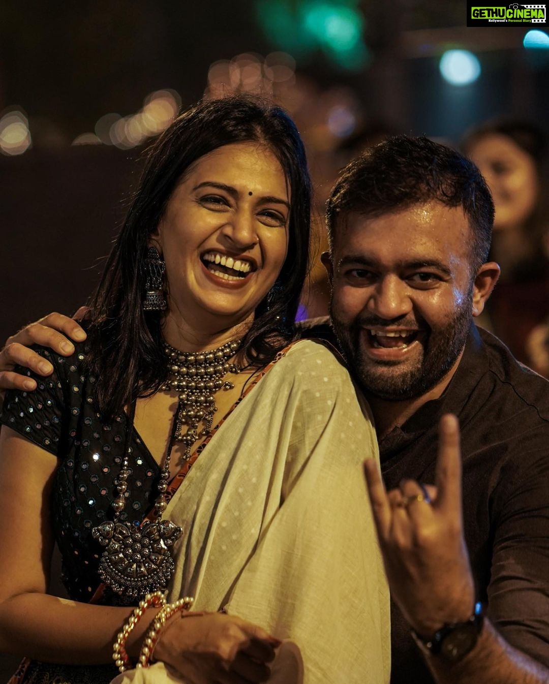Maulika Patel Instagram - નવલી નવરાત્રી ❤️ One of the best Garba Night @swagdandiya2022 🌟 Thank you for the invitation @rajpatel_00 @dhruvats_ 🌸 Captured By: @mack_9221 📸 #garba #garbanight #swagratri #swagdandiya2022 #ahmedabad #friends #fun #steps #dodhiyu #love #navratri #ilovemyblessedlife💕