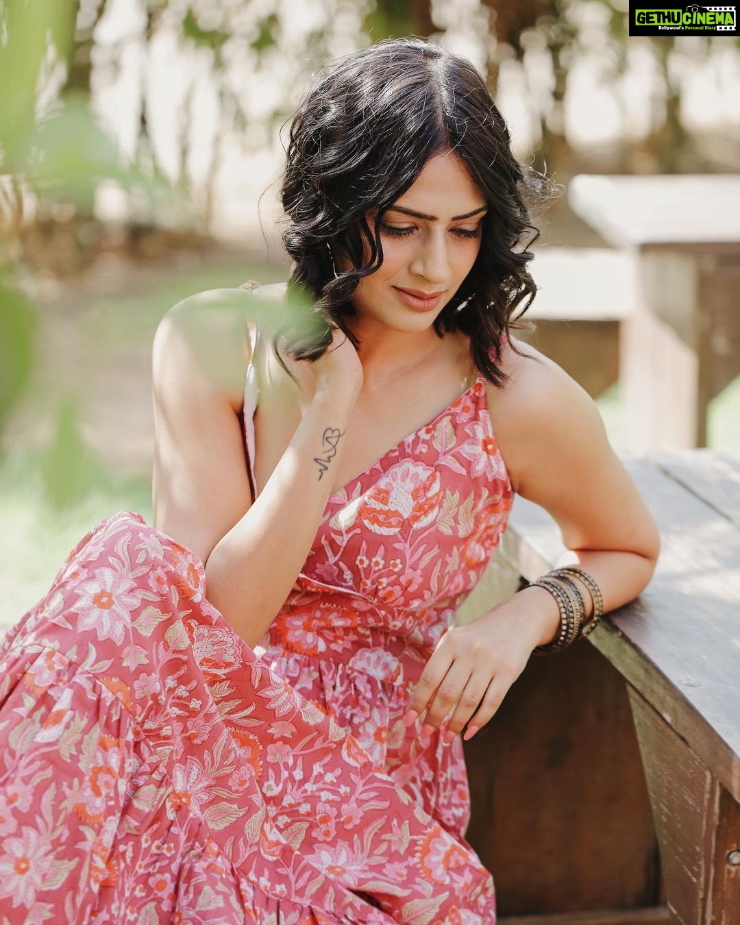 Maulika Patel Instagram - God gifted Colgate Smile 😁 Photography by @russimodiphotography 📸♥️ Make up & Hairdo by: @olive_the_beauty_studio @drashtipatel_1999 ♥️ This comfortable summer attire by: @samiksha09072020 @panache_collections_store @now_and_wow_official ♥️ Location: My Everyday Place 😃 @mochagandhinagar ♥️ @colgate @colgatein 😁 #summerishere #summerlook #summer #newlook #shoot #photographer #keepsmiling #sharesmiles #russimodiphotography #makeupartist #drashtipatel #olivethebeautystudio #summerconcept #mocha #mochagandhinagar #cottondress #samikshacreations #cottoncomfort #summerattire #panache #panachecollection #photoshoot #chai #coffee #gandhinagar #ahmedabad #bebeautifulsoul #beblessed #maulikapatel #ilovemyblessedlife💕
