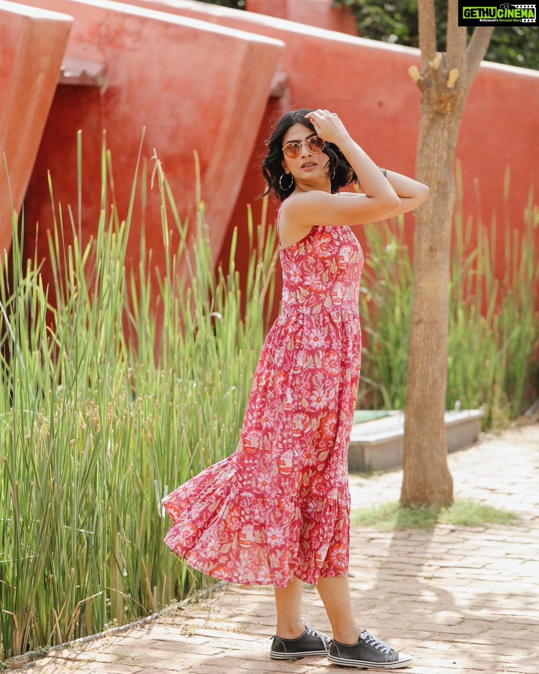 Maulika Patel Instagram - God gifted Colgate Smile 😁 Photography by @russimodiphotography 📸♥️ Make up & Hairdo by: @olive_the_beauty_studio @drashtipatel_1999 ♥️ This comfortable summer attire by: @samiksha09072020 @panache_collections_store @now_and_wow_official ♥️ Location: My Everyday Place 😃 @mochagandhinagar ♥️ @colgate @colgatein 😁 #summerishere #summerlook #summer #newlook #shoot #photographer #keepsmiling #sharesmiles #russimodiphotography #makeupartist #drashtipatel #olivethebeautystudio #summerconcept #mocha #mochagandhinagar #cottondress #samikshacreations #cottoncomfort #summerattire #panache #panachecollection #photoshoot #chai #coffee #gandhinagar #ahmedabad #bebeautifulsoul #beblessed #maulikapatel #ilovemyblessedlife💕