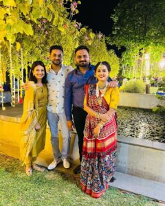 Maulika Patel Instagram - Forever Bond ♥️ Missed You @vekariyakavya @gaurangvekariya #shloka #mihaan 🤗 #friendship #love #foreverbond #foreverfriendship #fortunate #happysoul #happiness #vastu #friendshappiness #beblessed #maulikapatel #ilovemyblessedlife💕