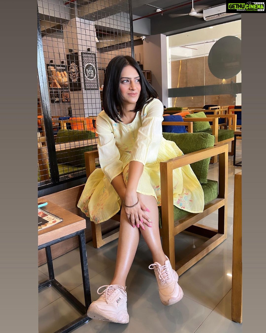 Maulika Patel Instagram - Say Hello To Summer 🌞 Make up & Hairdo by: @olive_the_beauty_studio @drashtipatel_1999 ♥️ & Also Captured by Miss talented @drashtipatel_1999 🤗 This comfortable summer attire by: @panache_collections_store @panache.priyanka @now_and_wow_official ♥️ Pretty Nails extension by: @mintsalon.in 💅 Location: Now a days favourite one @teapostofficial ☕️ #teapostpdpu I am in love with My look @theloftbynagarjuna @inaag90 😘 Waiting For Your clicks to Post @russimodiphotography 😃♥️ #summerishere #summerlook #summer #newlook #shoot #makeupartist #drashtipatel #olivethebeautystudio #summerconcept #teapost #cottondress #cottoncomfort #summerattire #panache #panachecollection #nails #mintsalon #photoshoot #chai #coffee #gandhinagar #ahmedabad #bebeautifulsoul #beblessed #maulikapatel #ilovemyblessedlife💕