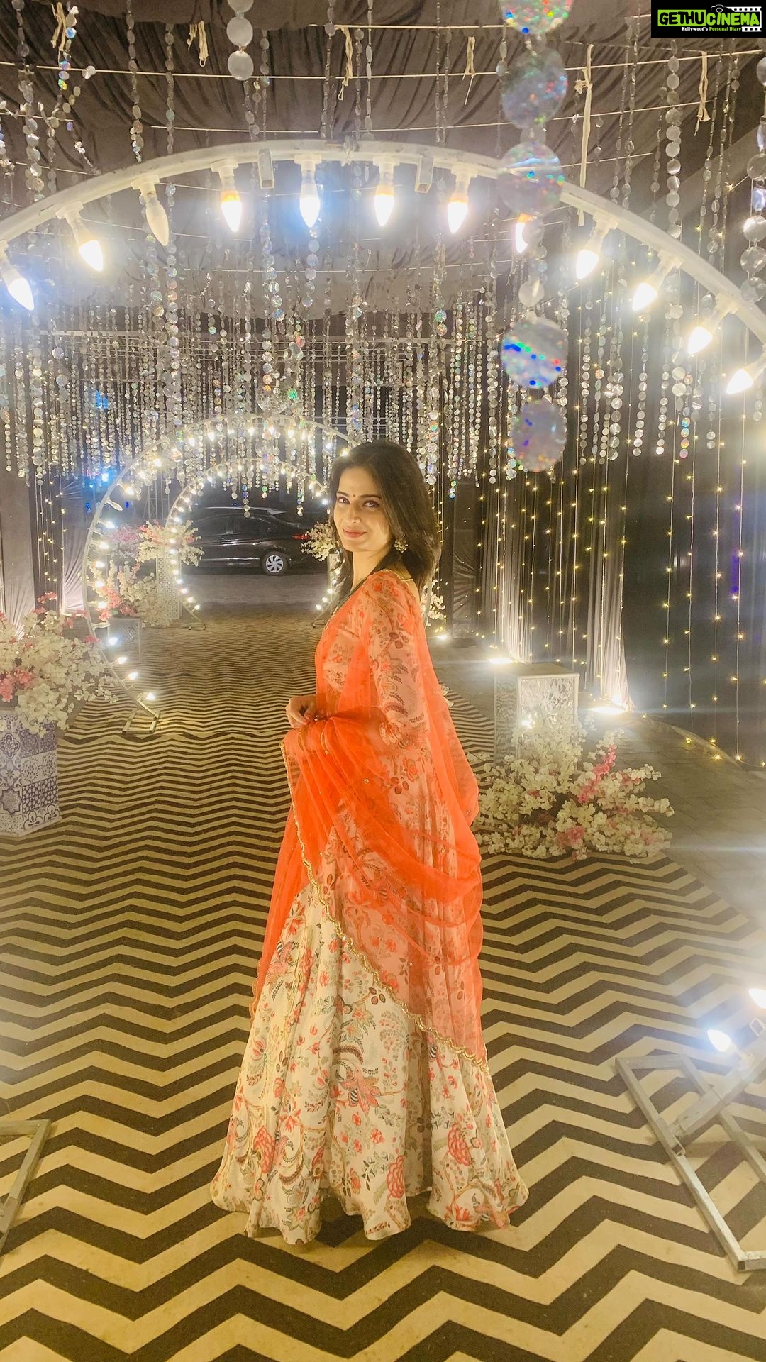 Maulika Patel Instagram - Our lagezz sangeet 💃🏻🕺🏼 One sentence for you which includes everything ♥️ “ तू यारों का यार है “ 🤗 I am so happy for your new beginning Darling ♥️ Love love & lots of love both of you 👩🏻❤️👨🏻 @pic671 @ridzz_271 💕 Wearing: @pratixa_ahmedabad 👗 @pratixapatel26 😘 #yaarkishaadi #sangeet #friendship #love #bond #bigday #destinationwedding #ilovemyblessedlife💕 Abu Road