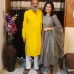 Maulika Patel Instagram - Happy Rakshabandhan To All My Brothers 📿 Don’t worry I will take care of you all 😜 Just one Dhamki Please improve this year 🤣 #tomandjerry #brothersisterfights #brothersisterlove #friends #family #lifelonglove It’s like a dream to tie a rakhi by my self not via courier @kavalp @digitalrockstar 😮‍💨 Missed you @kewalt77 @bhagyeshonline 💫