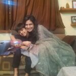 Maulika Patel Instagram – Happy Rakshabandhan To All My Brothers 📿

Don’t worry I will take care of you all 😜
Just one Dhamki Please improve this year 🤣

#tomandjerry #brothersisterfights #brothersisterlove #friends #family #lifelonglove 

It’s like a dream to tie a rakhi by my self not via courier @kavalp @digitalrockstar 😮‍💨 

Missed you @kewalt77 @bhagyeshonline 💫