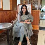 Maulika Patel Instagram - दिल से निकली हुई मुस्कुराहट और उसी मुस्कुराहट से किसी के दिल को जितना आसान है, पर दिल से मुस्कुराना...!!! #justathought #behappy #staypositive #spreadhappiness #spreadsmiles #spreadlove ♥️