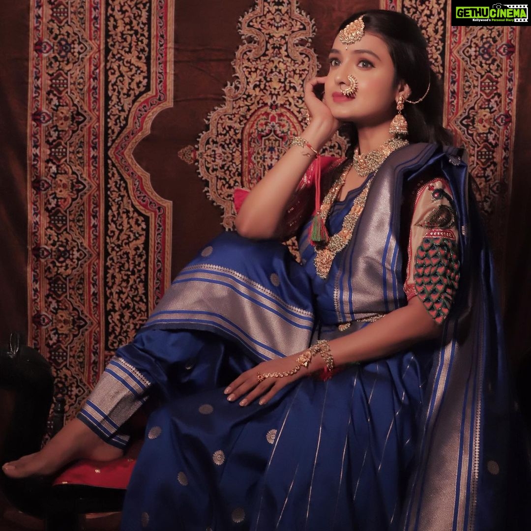 Mayuri Deshmukh Instagram - 💜 Makeup & Hair:- @glamupbytamanna Photography:- @kunal_mohite_photography Styling:- @style_by_pradnyaaaaa_ Outfit:- @navinyas_handloom Drapping:- @hair_mua_by_rewati Jewellery @pramaanj