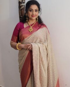 Meena Instagram - Iniya Tamizh Puthandu Nalvazhthukal 🪔💫