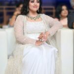 Meena Instagram – To the honorable guests, dearest friends, well wishers and my beloved fans, Thanking you all from the bottom of my heart for having made #meena40 a very special and most memorable event. First of it’s kind in the movie industry which made a mark for respecting and celebrating a Woman. Hope, this has only paved a way for many more such recognitions to come and be celebrated which is rightly deserved.

@behindwoodsofficial @sayyeseventsofficial @kalamaster_official 

Outfit: @geetunaidu03 @geetuhautecouture 
Jewels: @khwaahishdiamonds 
MUA : @vijiknr 
Photography: @siva_prakash_photography