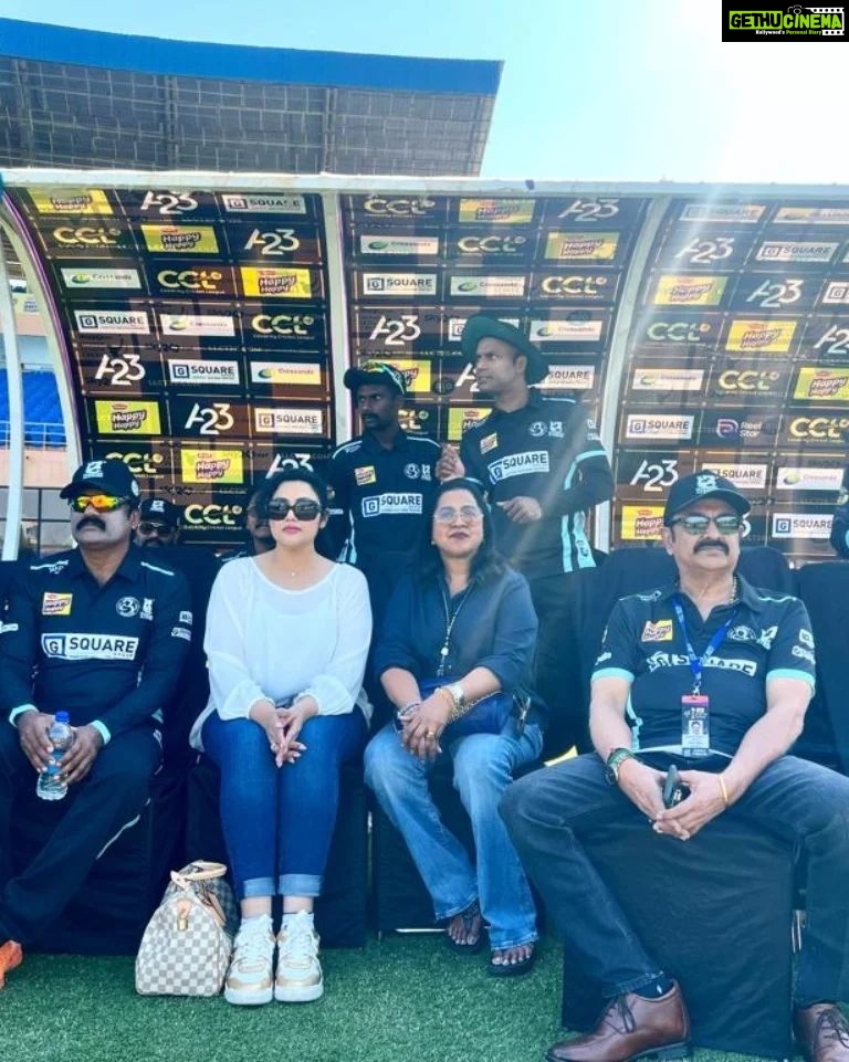 Meena Instagram - First time to @cclt20 which was held at Jodhpur. Pleasant experience with friends 😊 #cricket #ccl2023 #friends #newexperience #funtimes #funwithfamily