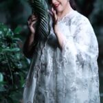 Meena Instagram - Smiles are always in style :) ✨#beautifulsmile #smilingbeauty #smilemore Video by @ashokarsh MUA: @makeupbyhemamalini @vurvesalon