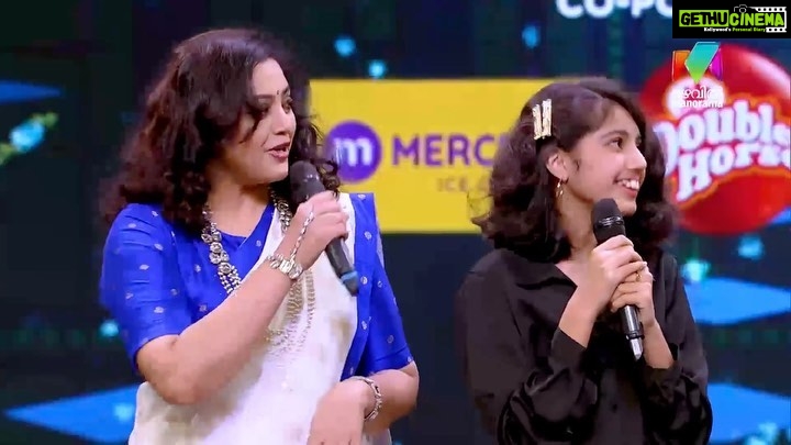 Meena Instagram - Mother's day special #endeammasupera today at 9pm Don't miss it @mazhavilmanoramatv @poornimaindrajith #bennynair #vinayaprasad @biju.janardhanan.779 @santhoshpattambi_725 #mothersday #mothersdayspecial❤️ #motherhood #feelblessed #feelhappy