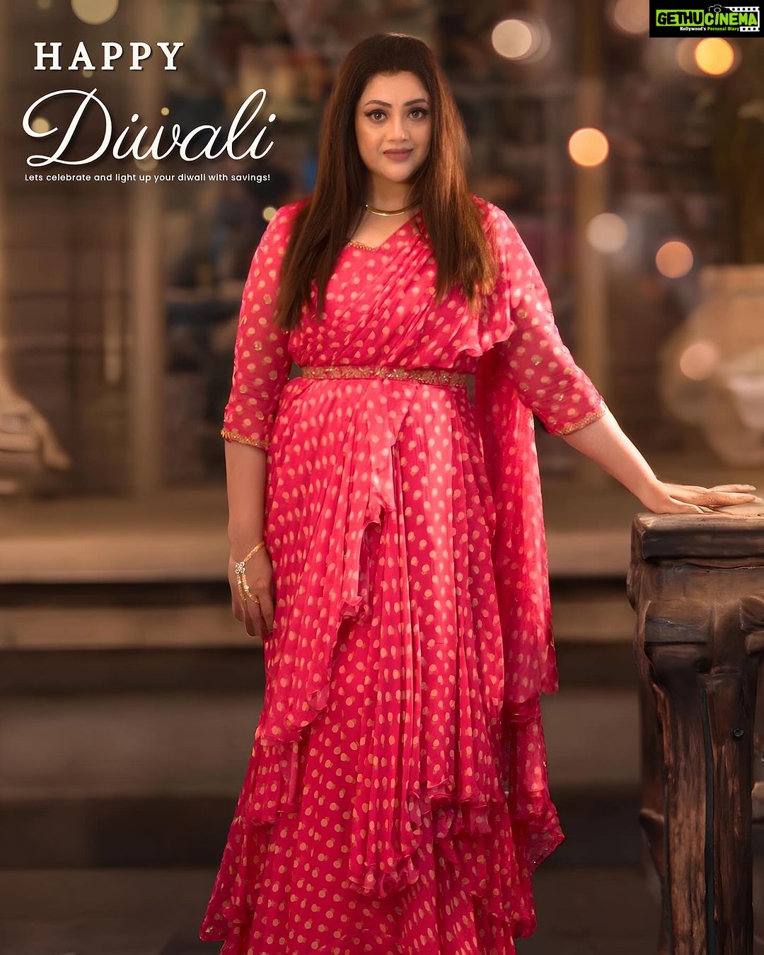 Meena Instagram - ✨ Wishing you a Diwali filled with light, laughter, and love! May the festival of lights bring joy to your heart and home. Happy Diwali! 🪔❤️ Makeup @vijiknr Outfit @dithi.studio . #diwali #diwalivibes✨ #DiwaliCelebration #FestivalOfLights