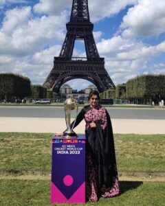Meena Instagram - Truly honoured to be the first Indian actor to Officially Launch and Unveil the Cricket World Cup 2023 Trophy 🏆 

@icc 
@france_cricket 
@cricketworldcup 

Outfit @nischalareddykids 
Makeup @madushamakeup 

#icc #cricket #worldcup #meenasagar