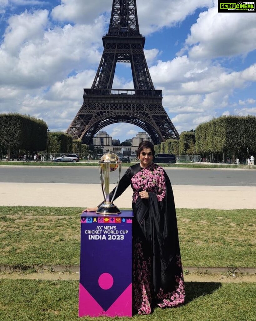 Meena Instagram - Truly honoured to be the first Indian actor to Officially Launch and Unveil the Cricket World Cup 2023 Trophy 🏆 @icc @france_cricket @cricketworldcup Outfit @nischalareddykids Makeup @madushamakeup #icc #cricket #worldcup #meenasagar