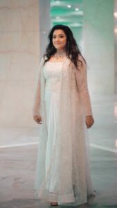 Meena Instagram - Every woman is a Queen of her own Dynasty.. Happy Women’s Day 🫶🏻🥰🫶🏻
#meena40
#loved
#blessed
#gratitude 

Outfit @geetuhautecouture @geetunaidu03 
Jewelry @khwaahishdiamonds 
Mua @vijiknr 
Photography @siva_prakash_photography