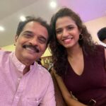 Meenakshi Raveendran Instagram - I know this ain't a perfect picture, but sometimes imperfections narrates the story too... Love this pure soul @jayarajfilms . So proud of myself and grateful to almighty for making me a part of his magic. I love you sir😘😘😘
