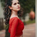 Meenakshi Raveendran Instagram - The cherry blossom🌹🥀🌷 PHOTOGRAPHY : @jishnumurali_ COSTUME : @tiana_designers MAKEUP : @_arya_jithins_makeover Hair : @makeovers_by_anjaly VC : @jiju_k_vijayan Location : @nihararesorts