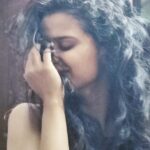 Meenakshi Raveendran Instagram - Wowww...my hair smells good😜😜😜 #ammaphotography