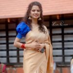 Meenakshi Raveendran Instagram - (വീണ്ടും), വീട് വിട്ടാൽ അമ്പലം, അമ്പലം വിട്ടാൽ വീട്, വഴിയിൽ ആരുടേയും മുഖത്ത് പോലും നോക്കില്ല... എന്താ അടക്കം എന്താ ഒതുക്കം 😌😌😌😜😜😜 📸 @alok_s_85
