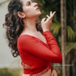Meenakshi Raveendran Instagram - The cherry blossom🌹🥀🌷 PHOTOGRAPHY : @jishnumurali_ COSTUME : @tiana_designers MAKEUP : @_arya_jithins_makeover Hair : @makeovers_by_anjaly VC : @jiju_k_vijayan Location : @nihararesorts