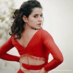Meenakshi Raveendran Instagram - The cherry blossom🌹🥀🌷 PHOTOGRAPHY : @jishnumurali_ COSTUME : @tiana_designers MAKEUP : @_arya_jithins_makeover Hair : @makeovers_by_anjaly VC : @jiju_k_vijayan Location : @nihararesorts
