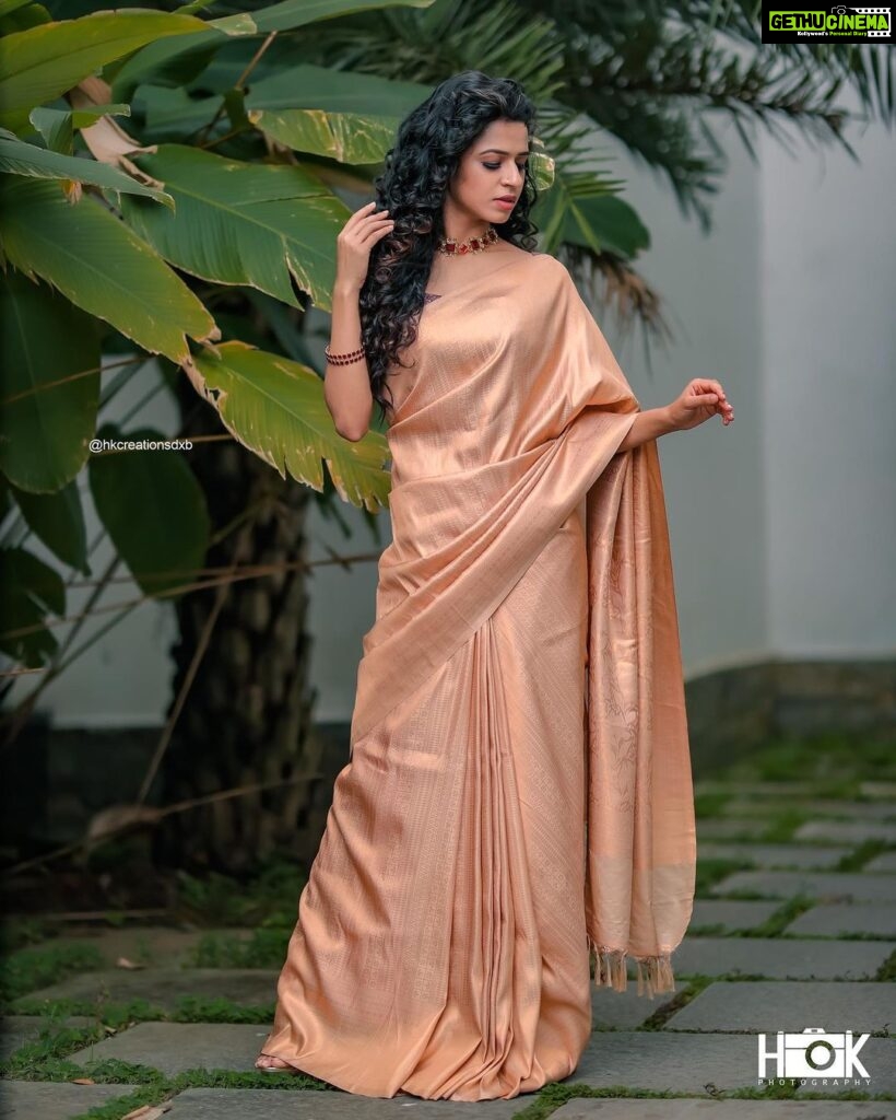 Meenakshi Raveendran Instagram - Costumes&styling :@sans_kritidesigns & @ardraswathii Pretty face - @meenakshi.raveendran Behind the lens- @hkcreationsdxb Recorded - @dop_by_tony Magic hands - @shibin4865 Jewellery:@dcjewellersgoldanddiamonds . . . . . . #meenakshiraveendran . #influencer#keralagram #filimactress Kochi Kerela, India