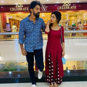 Meenakshi Raveendran Instagram - Hey @lintos_thomas  and @arati_podi , How about going back to 2020 for a while? "The 2020 pictures"