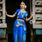 Meenakshi Raveendran Instagram - With all my heart❤️❤️❤️ #dance#programme#aftersolong H&M @venidilimon Ettumanoor Mahadevar Temple