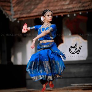 Meenakshi Raveendran Instagram - With all my heart❤️❤️❤️ #dance#programme#aftersolong 
H&M @venidilimon