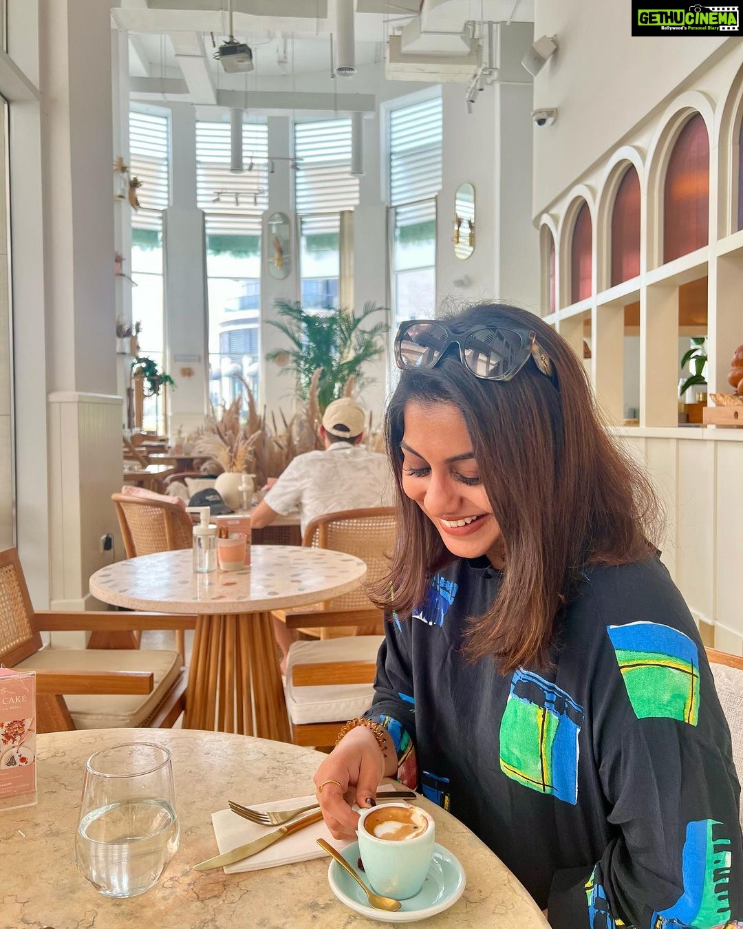 Meera Nandan Instagram - Our breakfast story: All I ask him, is for one good picture! #brunchncakes #breakfaststory #mondaybreakfast #happiness #allheart #positivevibes #onlylove #dubai #mydubai #him Brunch & Cake UAE