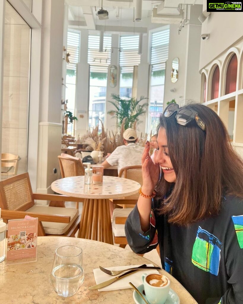Meera Nandan Instagram - Our breakfast story: All I ask him, is for one good picture! #brunchncakes #breakfaststory #mondaybreakfast #happiness #allheart #positivevibes #onlylove #dubai #mydubai #him Brunch & Cake UAE