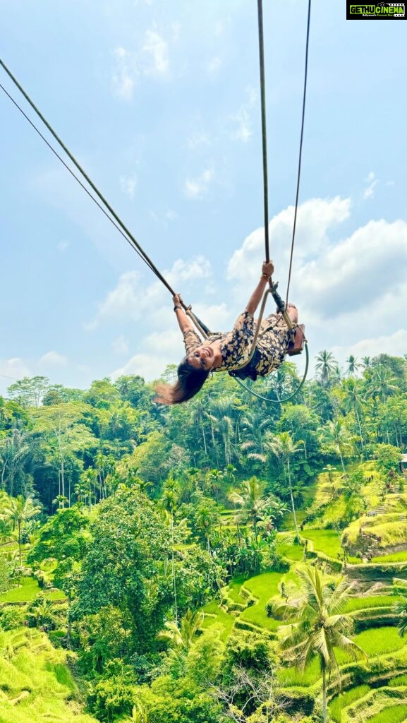 Meera Nandan Instagram - What’s a Bali trip without trying the Bali swing 🤍 #bali #baliswing #ubud #love #travelgram #baliindonesia #instagood #instareels #baliswingreels #allheart #reels #positivevibes #reelsinstagram #saturday Ubud