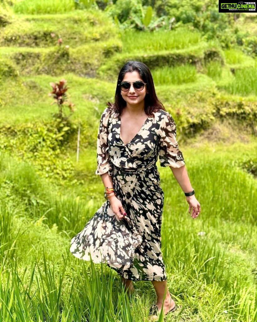 Meera Nandan Instagram - Happiest amidst nature 🌴 #bali2023 #letsgobali #lovenature #green #goldfm #bestrip #allheart #positivevibes #onlylove #instagood Rice Terrace Tegalalang