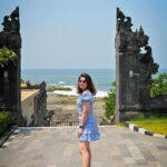 Meera Nandan Instagram - Basking in the glory of Bali 💙 #bali #letsgobali #happyme #onlylove #travelgram #instagood #positivevibes #happiness #allheart #balitemples Tanalot Temple - Bali