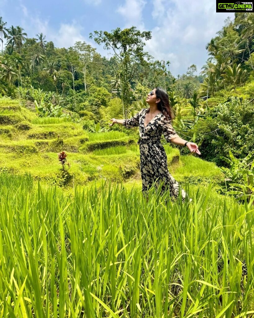 Meera Nandan Instagram - Happiest amidst nature 🌴 #bali2023 #letsgobali #lovenature #green #goldfm #bestrip #allheart #positivevibes #onlylove #instagood Rice Terrace Tegalalang