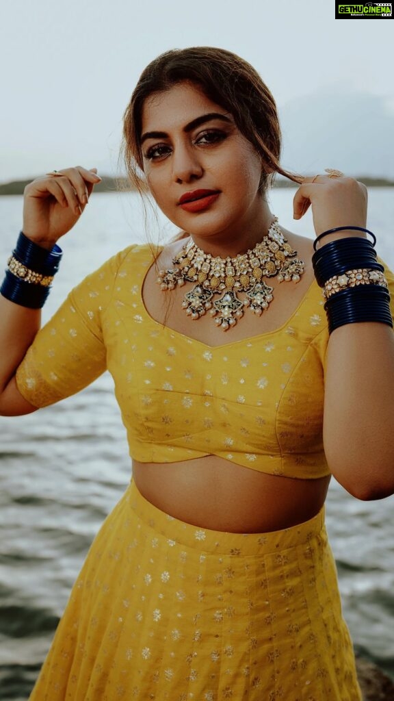 Meera Nandan Instagram - Getting ready for the festival season ✨ #throwback #festival #diwali #happy #onlylove #dressingup #photoshoot #instareels #reels #positivevibes #reelsinstagram #indian