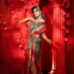 Megha Chakraborty Instagram – NAVRATRI DAY 6 Look featuring the beautiful @chakrabortymegha in a Modern Goddess Avatar where she represents Color Green, 6th Color of Navratri ❤️

Shoot Concept & Designed By:- @nehaadhvikmahajan @bridalsbynam 
.
💄MUA , Hair & Styling :- 
@nehaadhvikmahajan 
.
Assisted By :- @styleby_vaishnavi
.
🥻Saree :- @neerusindia
.
💍Jewelery :- @sonisapphire 
.
🎥:- @deepak_das_photography @kakali_das_photography
.
#meghachakraborty 
#makeup #ootd #nehaadhvikmahajan #makeupbyme💄 #nammakeovers #bride #to #be #bridal #look #bridalmakeupartist #destinationweddingmakeupartist #weddingmakeup #hair #hairstyling #nammakeovers #bollywood #television #makeupartist #mumbai #traveller #all #over #the #globe