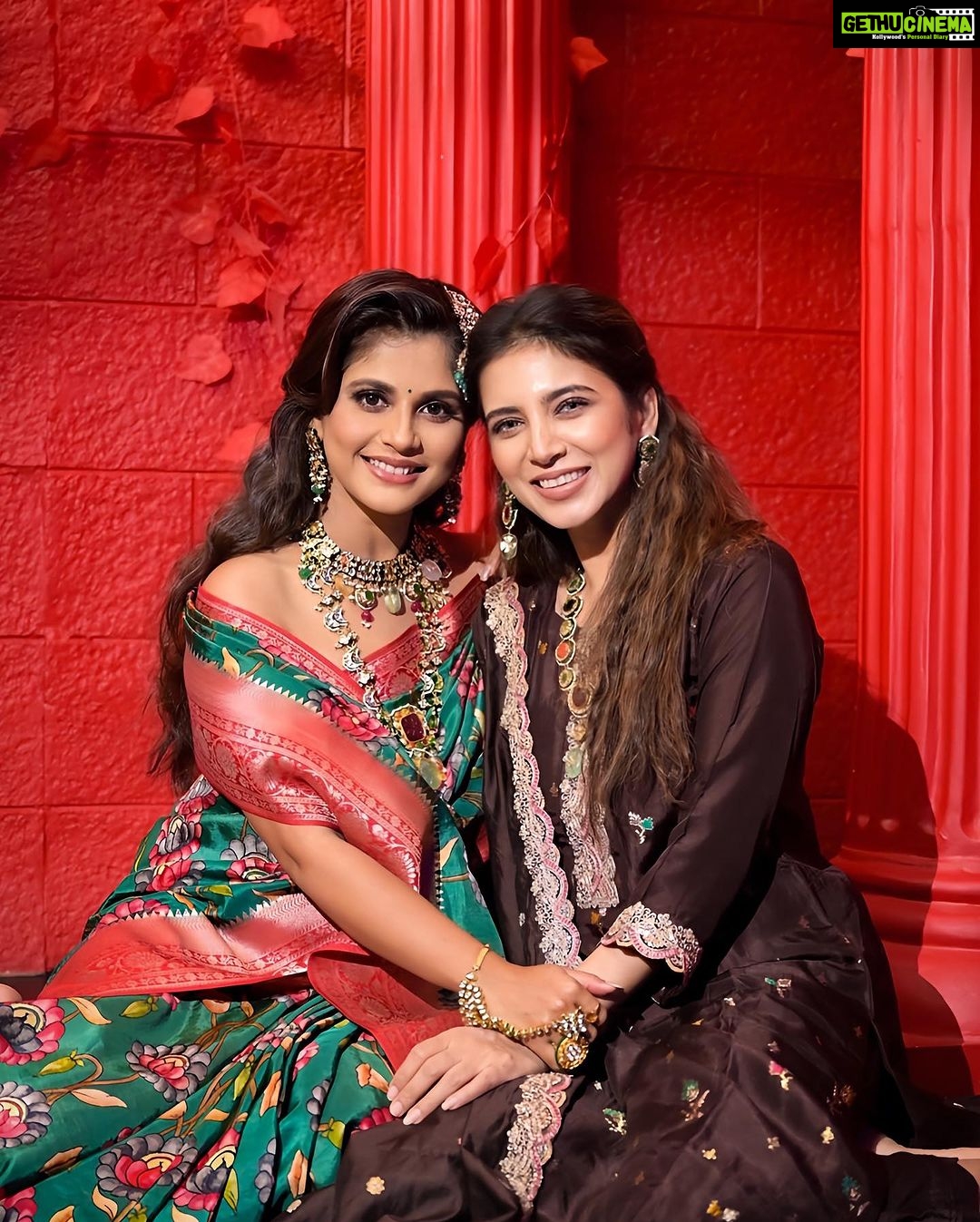 Megha Chakraborty Instagram - Had So Much Fun Creating This Beautiful Look For @chakrabortymegha 🫶 . . Shoot Conceptualised & Look Designed By:- @nehaadhvikmahajan . 💄MUA, Hair & Styling:- @nehaadhvikmahajan . 👗Outfit:- @neerusindia . 💍Jewellery:- @sonisapphire . #nehaadhvikmahajan #meghachakraborty #nammakeovers #bridalsbynam #imuseacademy