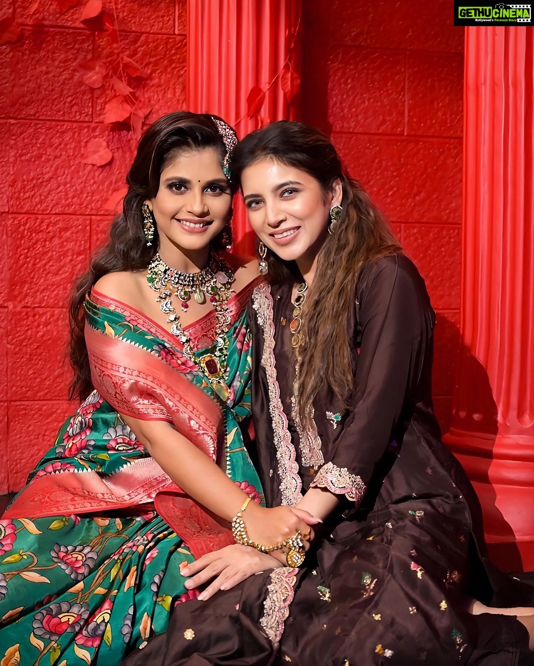 Megha Chakraborty Instagram - Had So Much Fun Creating This Beautiful Look For @chakrabortymegha 🫶 . . Shoot Conceptualised & Look Designed By:- @nehaadhvikmahajan . 💄MUA, Hair & Styling:- @nehaadhvikmahajan . 👗Outfit:- @neerusindia . 💍Jewellery:- @sonisapphire . #nehaadhvikmahajan #meghachakraborty #nammakeovers #bridalsbynam #imuseacademy