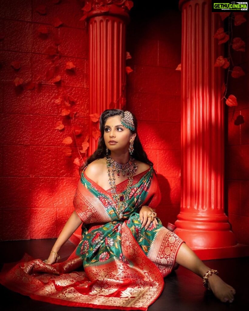 Megha Chakraborty Instagram - NAVRATRI DAY 6 featuring @chakrabortymegha as the Modern Indian Goddess where she represents the color Green💚 . Shoot Concept & Designed By:- @nehaadhvikmahajan @bridalsbynam . 💄MUA , Hair & Styling :- @nehaadhvikmahajan . Assisted By :- @styleby_vaishnavi . 🥻Saree :- @neerusindia . 💍Jewelery :- @sonisapphire . 🎥:- @deepak_das_photography @kakali_das_photography . #meghachakraborty #makeup #ootd #nehaadhvikmahajan #makeupbyme💄 #nammakeovers #bride #to #be #bridal #look #bridalmakeupartist #destinationweddingmakeupartist #weddingmakeup #hair #hairstyling #nammakeovers #bollywood #television #makeupartist #mumbai #traveller #all #over #the #globe
