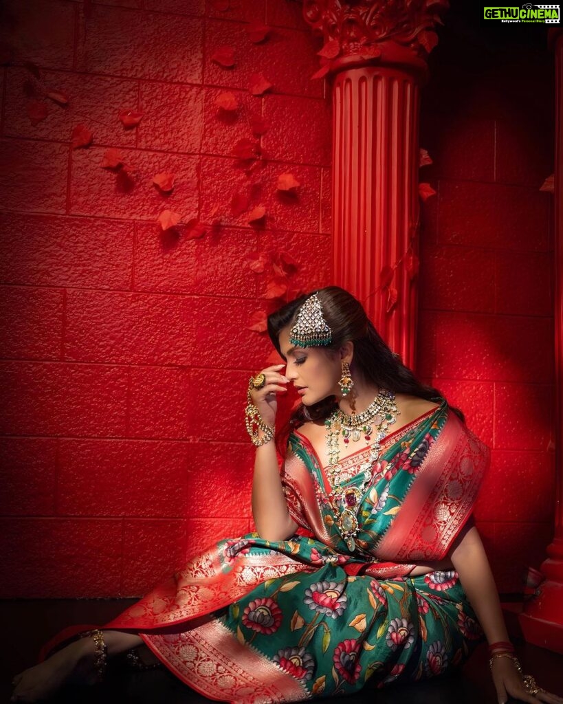 Megha Chakraborty Instagram - NAVRATRI DAY 6 featuring @chakrabortymegha as the Modern Indian Goddess where she represents the color Green💚 . Shoot Concept & Designed By:- @nehaadhvikmahajan @bridalsbynam . 💄MUA , Hair & Styling :- @nehaadhvikmahajan . Assisted By :- @styleby_vaishnavi . 🥻Saree :- @neerusindia . 💍Jewelery :- @sonisapphire . 🎥:- @deepak_das_photography @kakali_das_photography . #meghachakraborty #makeup #ootd #nehaadhvikmahajan #makeupbyme💄 #nammakeovers #bride #to #be #bridal #look #bridalmakeupartist #destinationweddingmakeupartist #weddingmakeup #hair #hairstyling #nammakeovers #bollywood #television #makeupartist #mumbai #traveller #all #over #the #globe