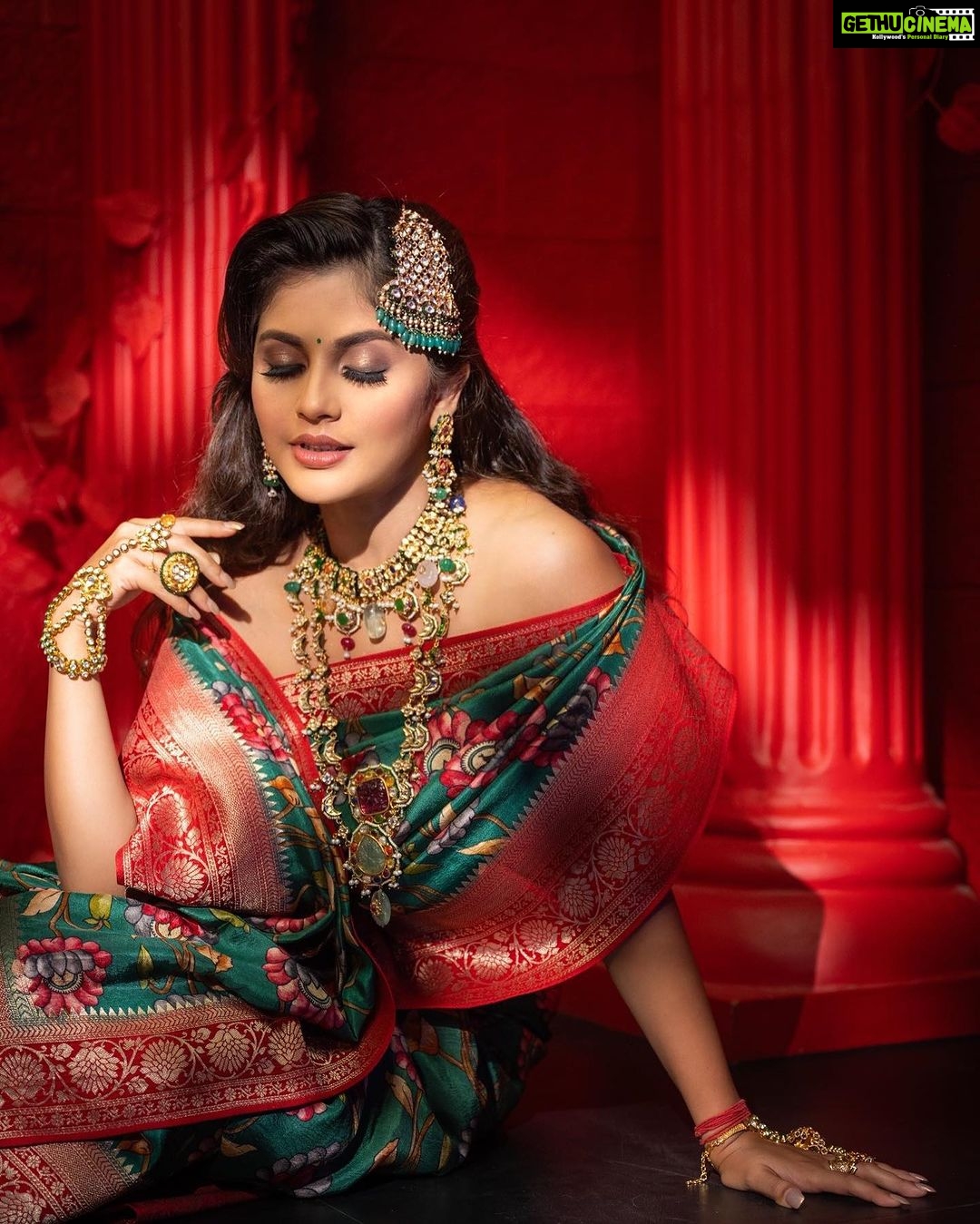 Megha Chakraborty Instagram - NAVRATRI DAY 6 featuring @chakrabortymegha as the Modern Indian Goddess where she represents the color Green💚 . Shoot Concept & Designed By:- @nehaadhvikmahajan @bridalsbynam . 💄MUA , Hair & Styling :- @nehaadhvikmahajan . Assisted By :- @styleby_vaishnavi . 🥻Saree :- @neerusindia . 💍Jewelery :- @sonisapphire . 🎥:- @deepak_das_photography @kakali_das_photography . #meghachakraborty #makeup #ootd #nehaadhvikmahajan #makeupbyme💄 #nammakeovers #bride #to #be #bridal #look #bridalmakeupartist #destinationweddingmakeupartist #weddingmakeup #hair #hairstyling #nammakeovers #bollywood #television #makeupartist #mumbai #traveller #all #over #the #globe