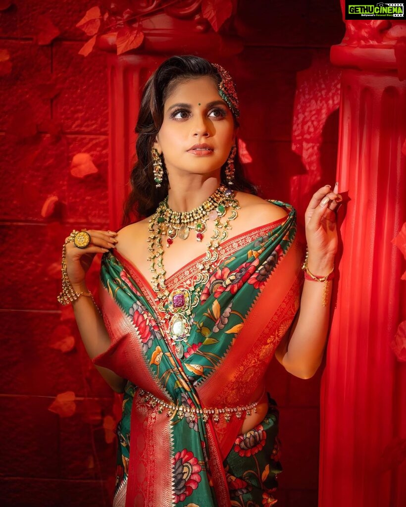 Megha Chakraborty Instagram - NAVRATRI DAY 6 Look featuring the beautiful @chakrabortymegha in a Modern Goddess Avatar where she represents Color Green, 6th Color of Navratri ❤ Shoot Concept & Designed By:- @nehaadhvikmahajan @bridalsbynam . 💄MUA , Hair & Styling :- @nehaadhvikmahajan . Assisted By :- @styleby_vaishnavi . 🥻Saree :- @neerusindia . 💍Jewelery :- @sonisapphire . 🎥:- @deepak_das_photography @kakali_das_photography . #meghachakraborty #makeup #ootd #nehaadhvikmahajan #makeupbyme💄 #nammakeovers #bride #to #be #bridal #look #bridalmakeupartist #destinationweddingmakeupartist #weddingmakeup #hair #hairstyling #nammakeovers #bollywood #television #makeupartist #mumbai #traveller #all #over #the #globe