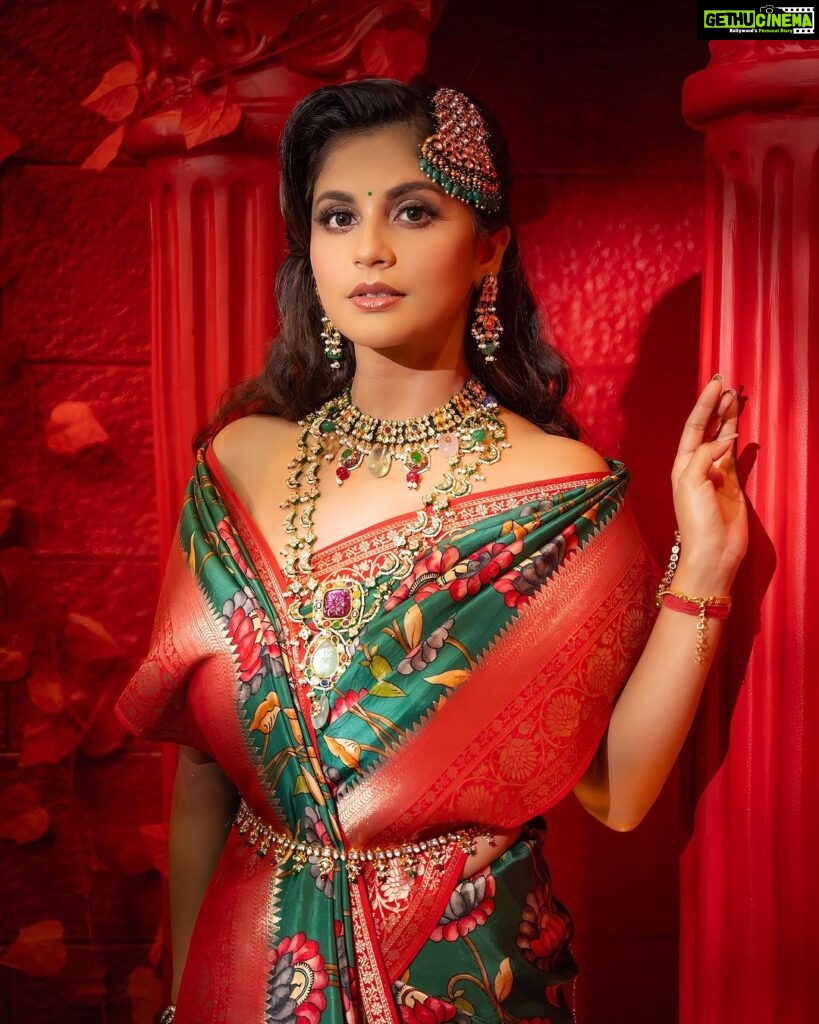 Megha Chakraborty Instagram - NAVRATRI DAY 6 Look featuring the beautiful @chakrabortymegha in a Modern Goddess Avatar where she represents Color Green, 6th Color of Navratri ❤ Shoot Concept & Designed By:- @nehaadhvikmahajan @bridalsbynam . 💄MUA , Hair & Styling :- @nehaadhvikmahajan . Assisted By :- @styleby_vaishnavi . 🥻Saree :- @neerusindia . 💍Jewelery :- @sonisapphire . 🎥:- @deepak_das_photography @kakali_das_photography . #meghachakraborty #makeup #ootd #nehaadhvikmahajan #makeupbyme💄 #nammakeovers #bride #to #be #bridal #look #bridalmakeupartist #destinationweddingmakeupartist #weddingmakeup #hair #hairstyling #nammakeovers #bollywood #television #makeupartist #mumbai #traveller #all #over #the #globe